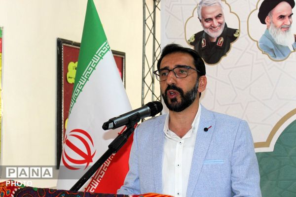 افتتاح دبستان پسرانه با حضور وزیر آموزش و پرورش