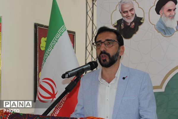افتتاح دبستان پسرانه با حضور وزیر آموزش و پرورش