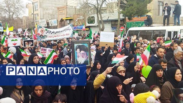 راهپیمایی ۲۲ بهمن نشان دهنده همبستگی و اتحاد مردم ایران 