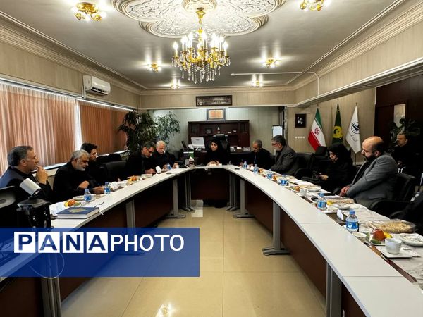 بازدید وزیر راه و شهرسازی از روند خدمات‌رسانی زائران در ایام پایانی دهه صفر