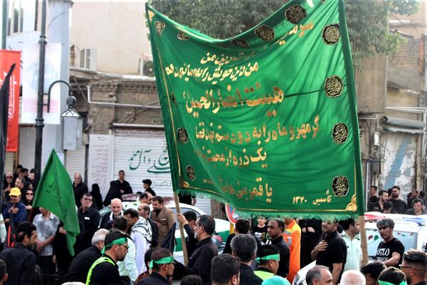حضور پرشور کودکان قمی در دسته‌های عزاداری روز تاسوعا 