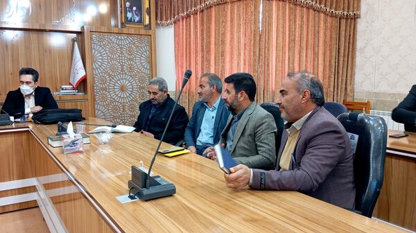 جلسه بررسی عملکرد و کیفیت آموزشی مدارس شهرستان بن با حضور مسئولان استانی