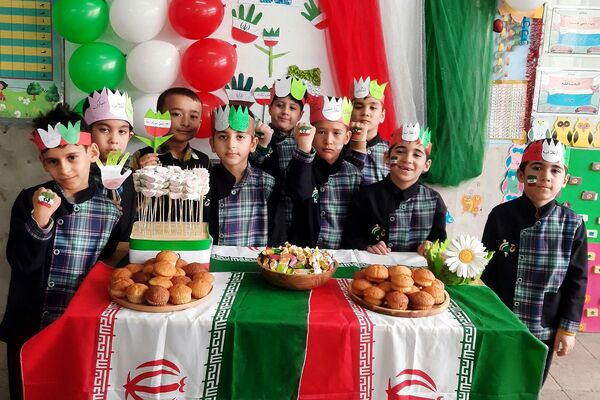 حضور پرشور دانش آموزان ناحیه دو شهرری در برنامه‌های متنوع دهه فجر و جشن انقلاب