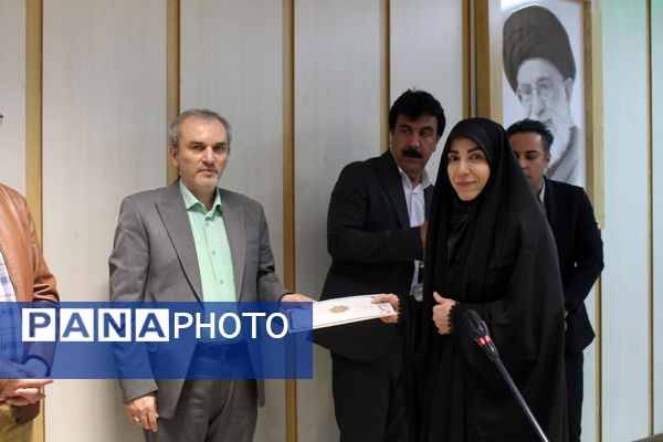 تجلیل از برترین‌های تدریس و یادگیری در جشن نوآوری و خلاقیت در آموزش