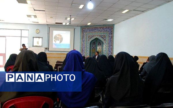 نشست تخصصی شورای آموزگاران قطب ۱ شهر قیامدشت 