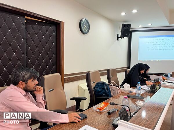 جلسه توجیهی مدارس رشدمدار با محوریت فهم قرآن در دبستان 
