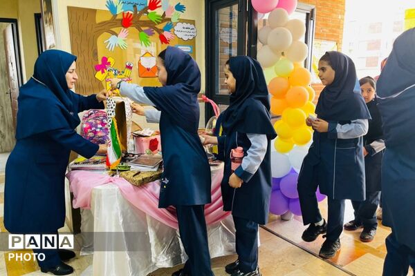 جشن شکوفه ها فرصتی برای دیدن لبخند دانش آموزان