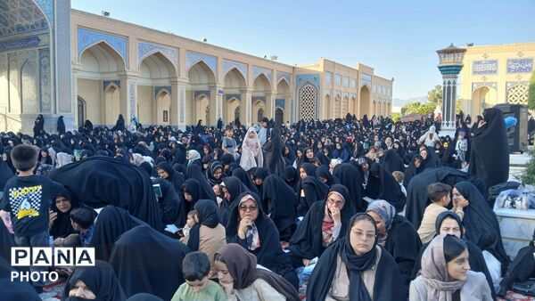 قرائت دعای عرفه در زیارتگاه شهید آیت الله مدرس