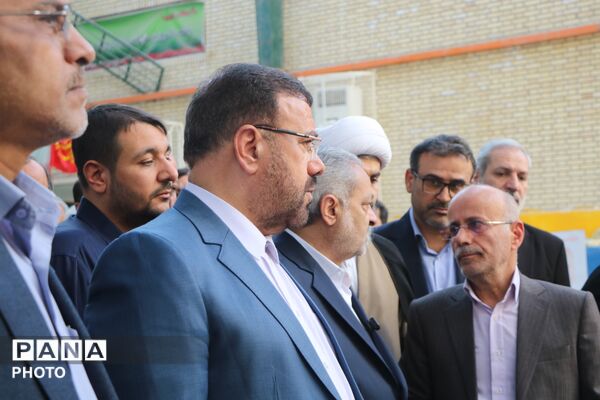 بازدید وزیر آموزش‌وپرورش از مناطق آسیب‌دیده لامرد