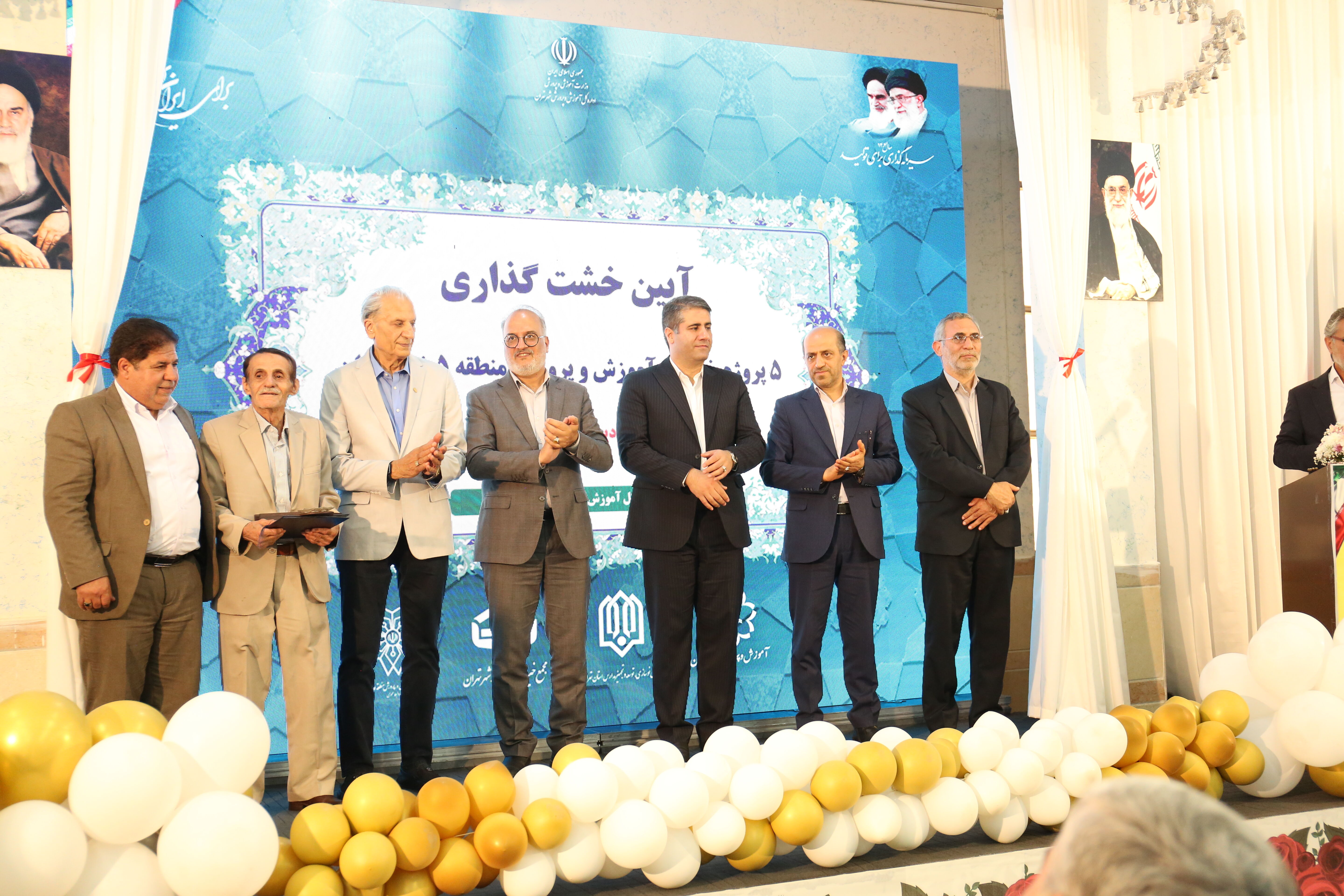 مدرسه، کانون تربیتی محله و بزرگ‌ترین رسانه ملی است