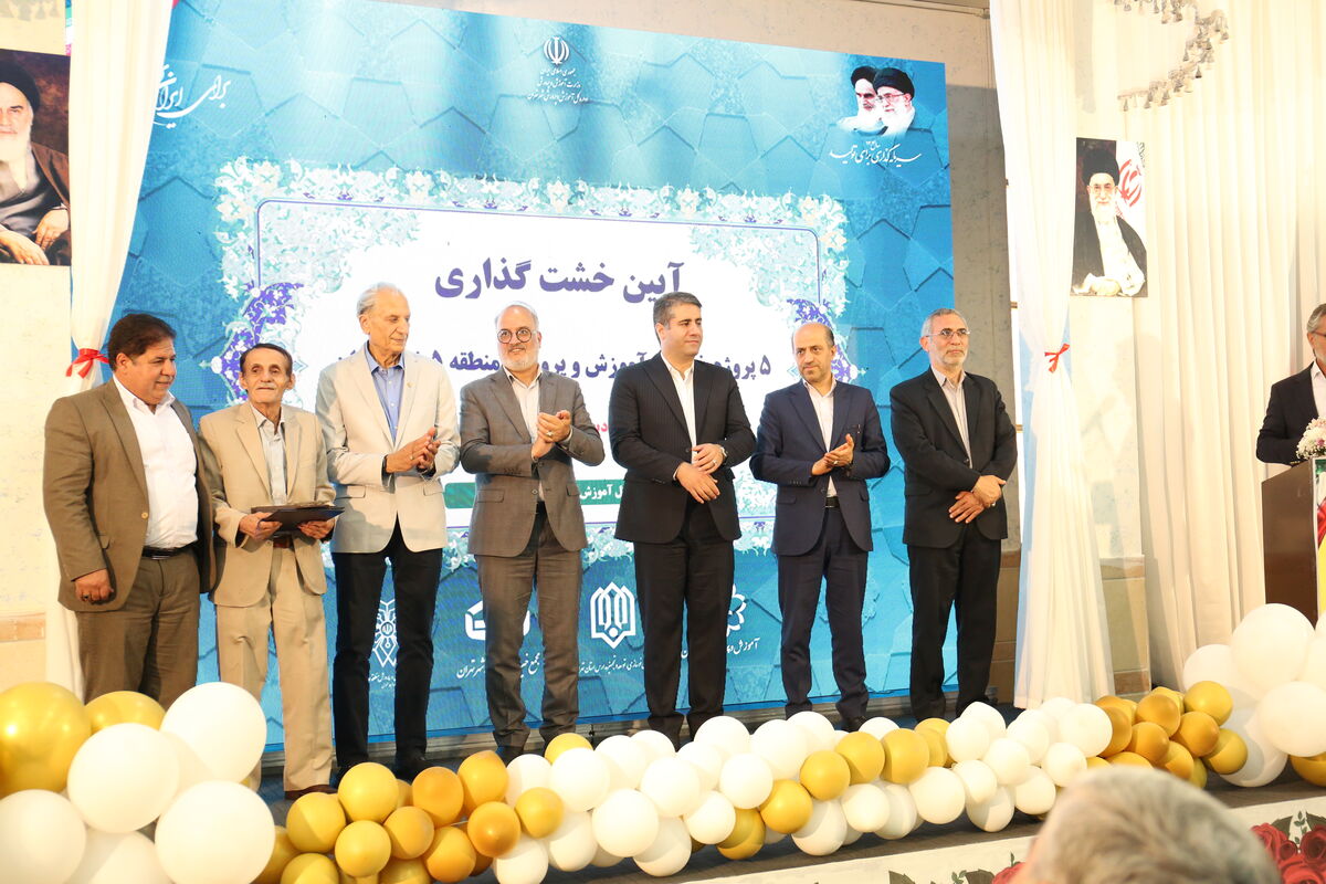 مدرسه، کانون تربیتی محله و بزرگ‌ترین رسانه ملی است