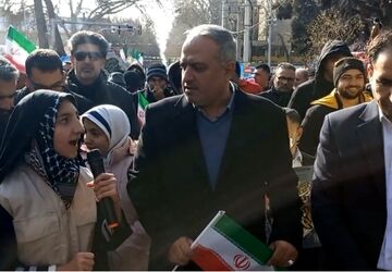 حضور پرشور دانش‌آموزان در راهپیمایی، نشان از درک عمیق آن‌ها از انقلاب اسلامی است