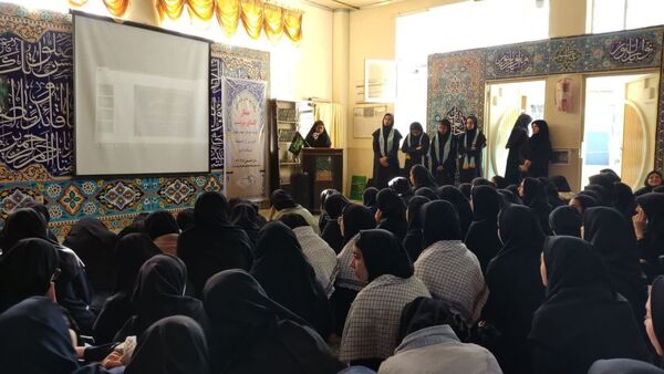 برگزاری آیین فاطمیه در دبیرستان نمونه دولتی حضرت زینب (س)