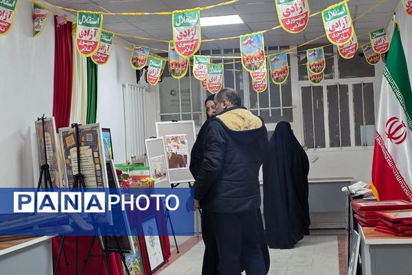 آماده‌سازی آثار هنرجویان در نمایشگاه دهه فجر رباط‌کریم