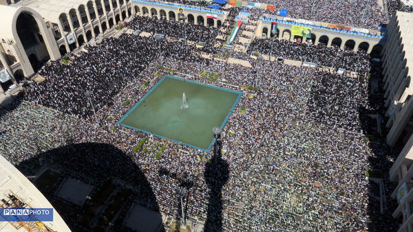 نماز جمعه تهران به امامت مقام معظم رهبری