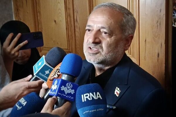  مکتب و سیره رهبر شهید در کتاب‌های درسی جانمایی می‌شود