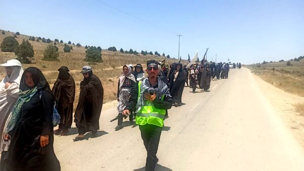 پیاده‌روی هیات روستای زرد تا امام زاده روستای کاستان