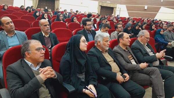 آیین تجلیل از پژوهشگران برگزیده کشوری و استانی اداره آموزش‌وپرورش استان اصفهان