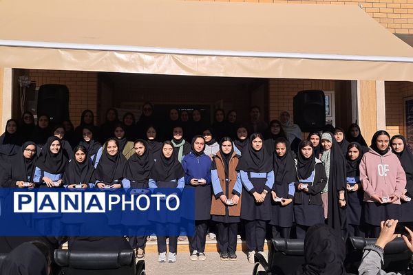 مراسم راز و رهایی؛ پنجره‌ای به دنیای دو نسل در دبیرستان نمونه‌دولتی ولایت بهارستان‌دو