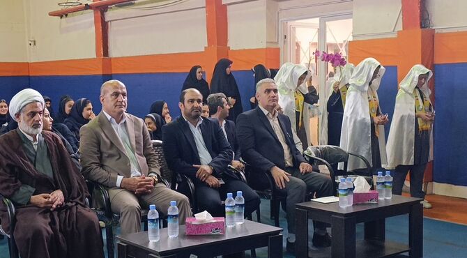جشن عاطفه‌ها در دبیرستان هیئت امنایی شهید مصطفی احمدی روشن 
