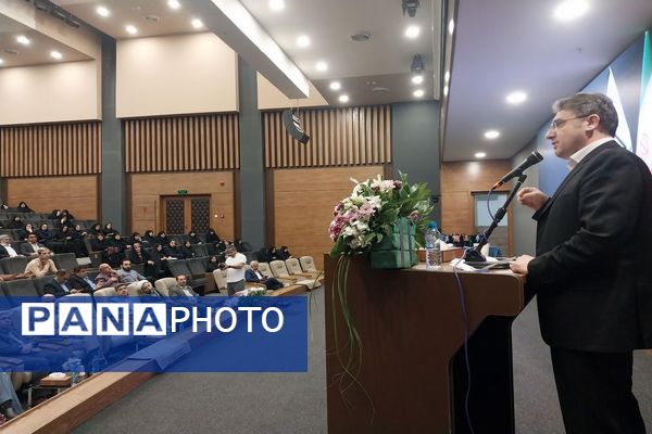 مراسم تقدیر از مشاورین و معاونین پرورشی مدارس ناحیه سه مشهد