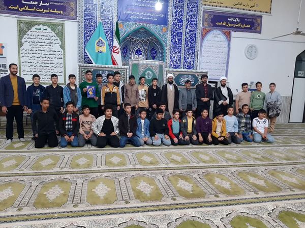 برپایی میز خدمت و جمع آوری کمک‌های مردمی برای جبهه مقاومت 