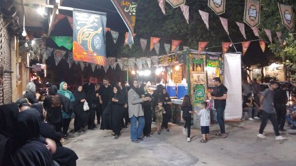 موکب‌های عزاداری‌، پذیرای عزاداران حسینی بودند