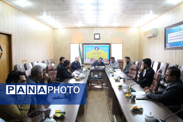 نشست نخبگان استان یزد با مسئول جهاد تبیین کشور