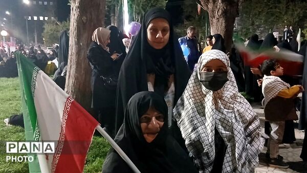 شصت‌وهشتمین شور وطن‌دوستی تویسرکانی‌ها در کفِ خیابان