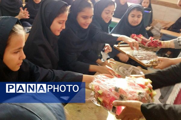 برگزاری مراسم جشن یلدا در مدرسه مهرآیین و مدرسه مریم بهارستان۲