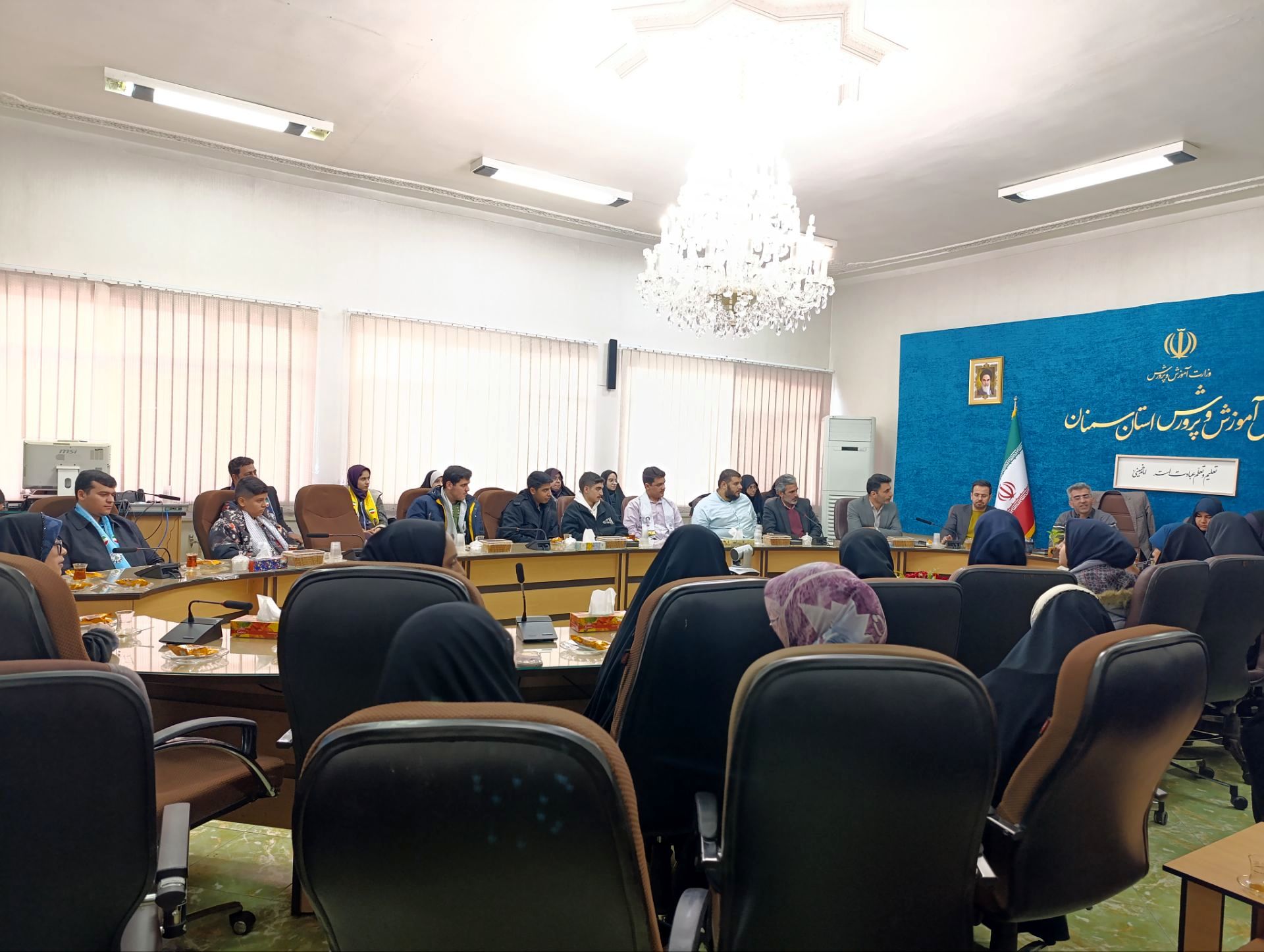 خودسازی مهم ترین وظیفه انسان است