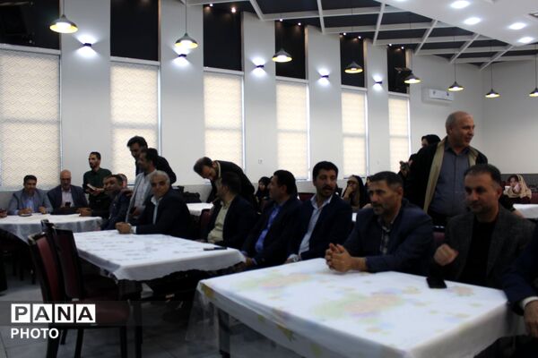 وقتی صدای خبرنگاران پانا به احترام معلمان بلند شد