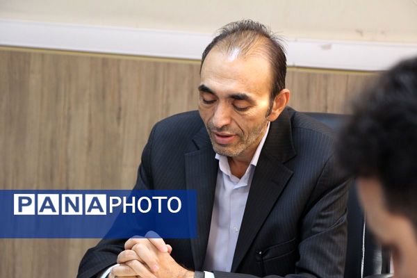 آیین معارفه معاون پرورشی و تربیت‌بدنی اداره آموزش‌وپرورش بهارستان‌دو