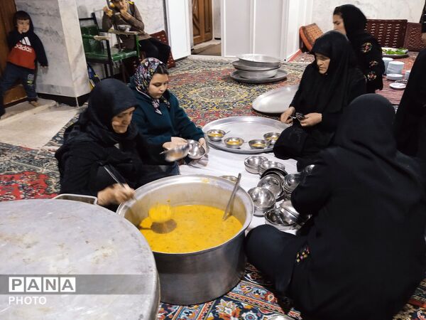  قرائت قرآن همزمان با اولین روز شهادت رهبر معظم انقلاب