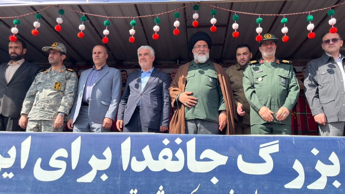  دفاع از استقلال و عزت ایران، مسئولیتی دینی و ملی است
