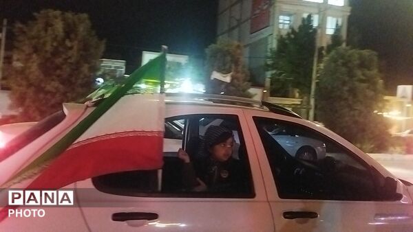 رژه ماشینی همچنان در بلوار فضل پایان ندارد 