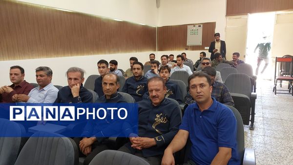 تجلیل از کارمندان بیمارستان شهدا لردگان در هفته‌ دولت