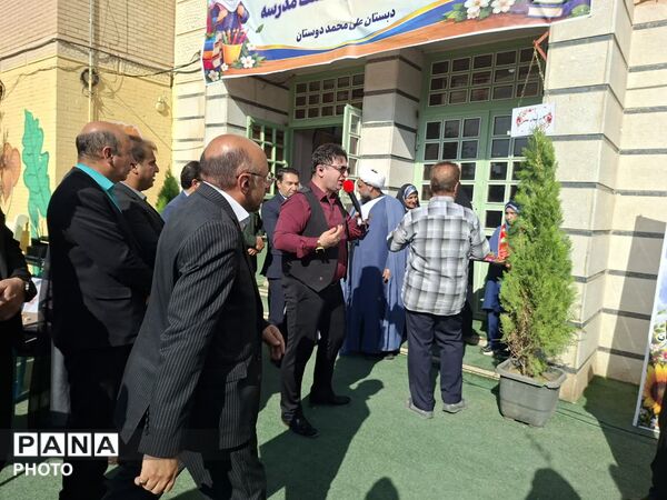 آیین بازگشایی مدارس و نواختن زنگ مهر و مقاومت در ناحیه دو شیراز