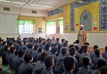 برپایی ویژه‌برنامه‌ هفته امور تربیتی در دبستان ایمان