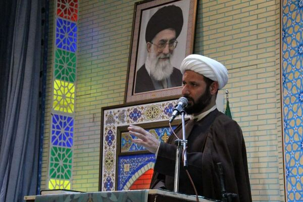 تقدیر از مدیران و فعالان پیشگیری از آسیب‌های اجتماعی شهرک امید صفادشت در نماز جمعه