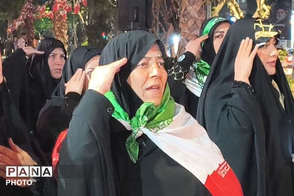 میدان هفت‌تیر بهارستان دو میزبان راهپیمایی شبانه مردم و فرهنگیان
