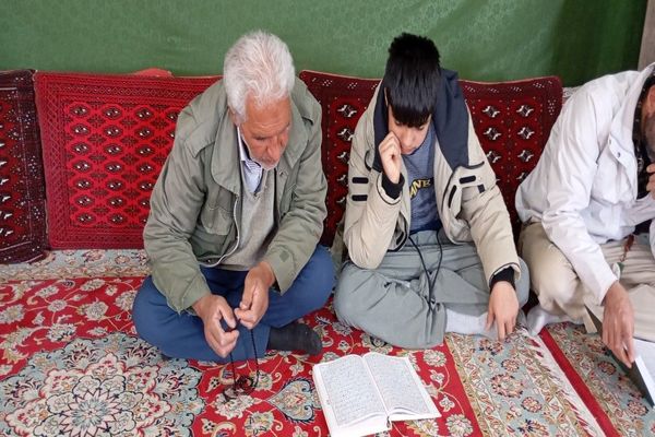 قرائت سوره فتح در مسجد جامع شهر بار