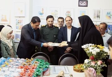 رنگ‌ها روایتگر آرزوها؛ نمایشگاه گروهی «آرزوهای رنگی» در پیشوا