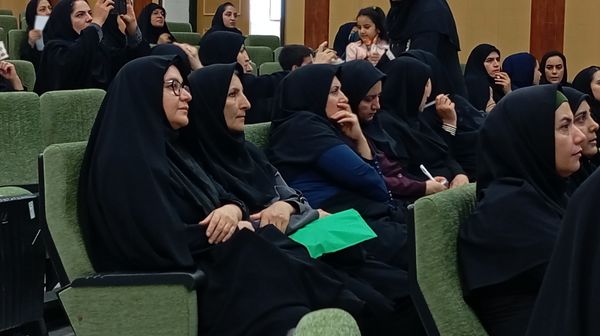 تجهیز مراقبان سلامت مدارس استان چهارمحال وبختیاری به ابزارهای نوین