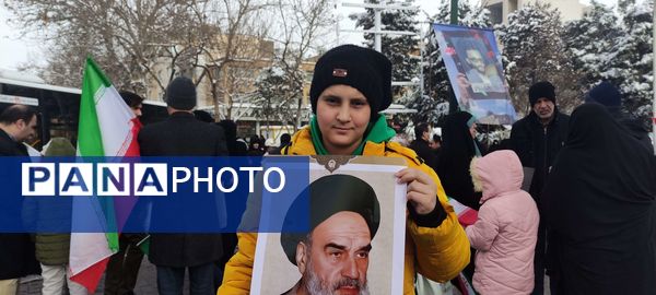مردم مشهد بار دیگر میهن دوستی خود را به عالمیان نشان دادند