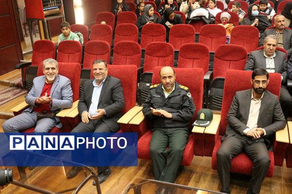 تجلیل از مقام مادر و گرامیداشت مقام حضرت فاطمه(س) در جشن روز مادر دانشگاه آزاد فیروزکوه