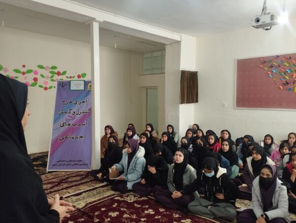اجرای طرح کنترل و کاهش آسیب‌های اجتماعی در دبیرستان رفعت