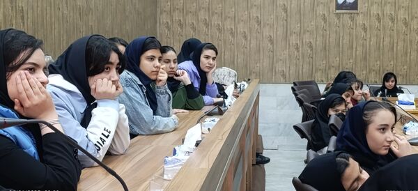 اردوی دانش‌آموزی تمشک مدارس دخترانه انصار و بعثت در زنجان