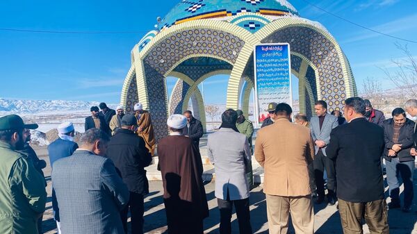 غبار روبی گلزار شهدای گمنام شهرستان باخرز 