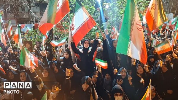 آیین وداع با پیکر دانش آموز شهید محمد حسین دهقان در قم